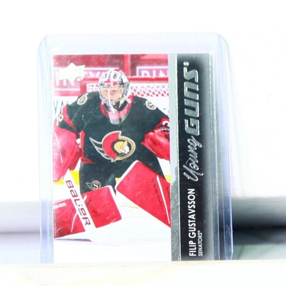 Filip Gustavsson Young Guns Upper Deck Rookie Card 2021/22 Card #225 Senators - Picture 1 of 2